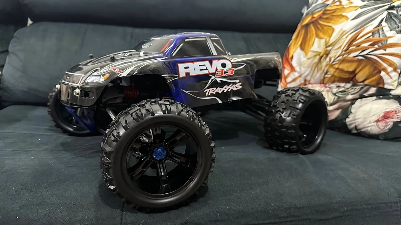 Carro RC Traxxas Revo 1/10  - Foto 2