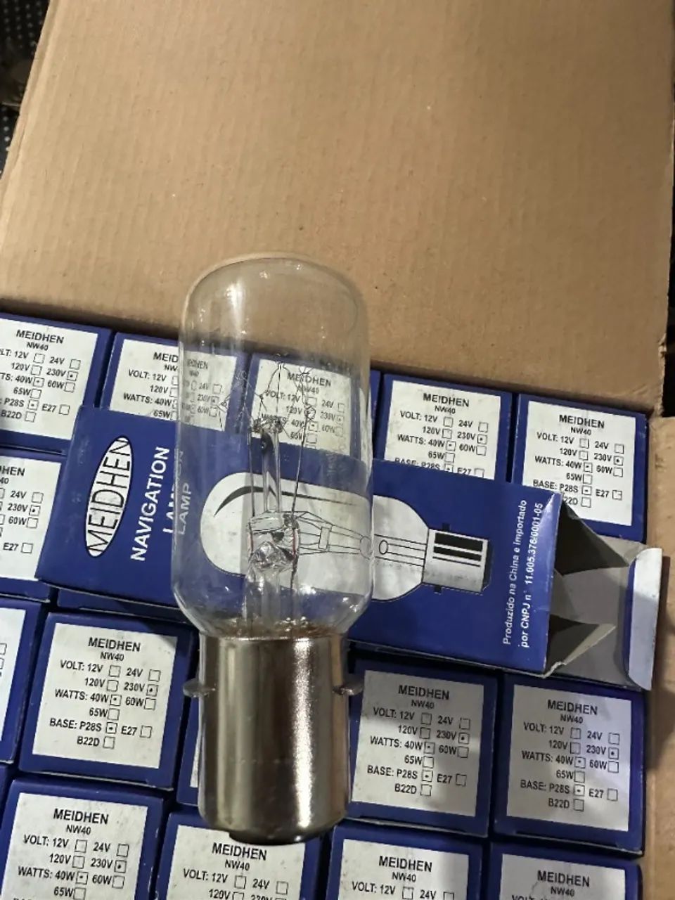 Lâmpada navegação 60W P28S 220v - Foto 4