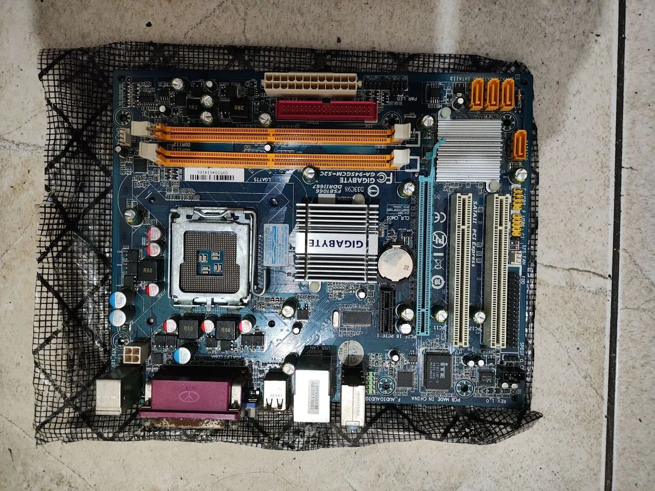 Placa mãe gigabyte lga 775