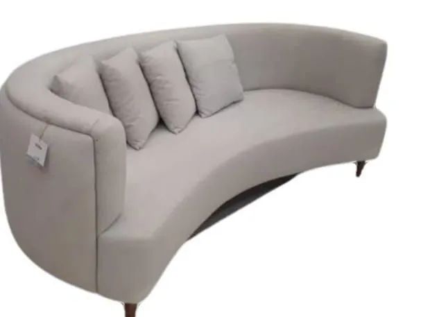 Sofá Curvo Elegante - Design Moderno