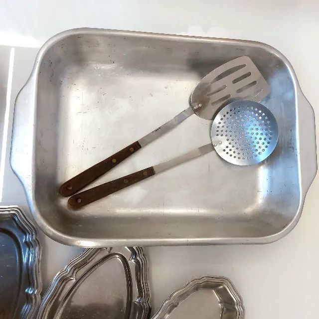 Utensílios Inox Década de 90: 3 Travessas + Forma + Chaleira + Espátulas Tramontina - Foto 4