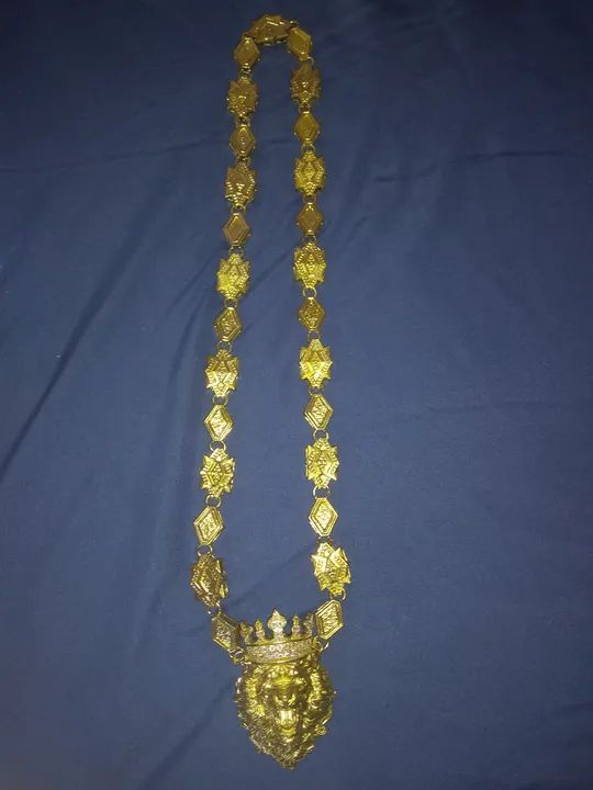 Corrente de moeda antiga banho de 18k com pingente deleão dourado