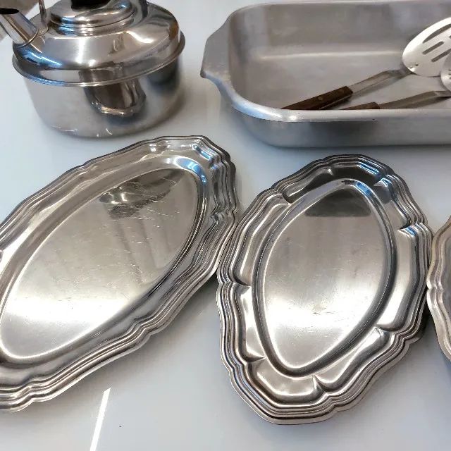 Utensílios Inox Década de 90: 3 Travessas + Forma + Chaleira + Espátulas Tramontina - Foto 5