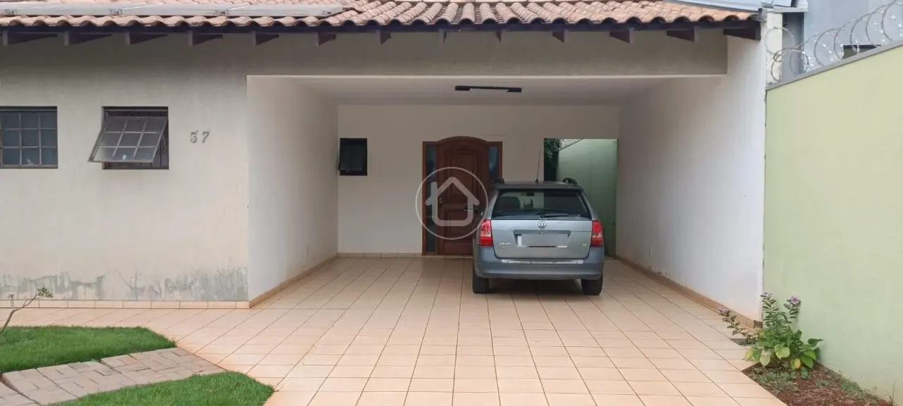 CASA AMPLA COM 3 QUARTOS - VILA SOBRINHO