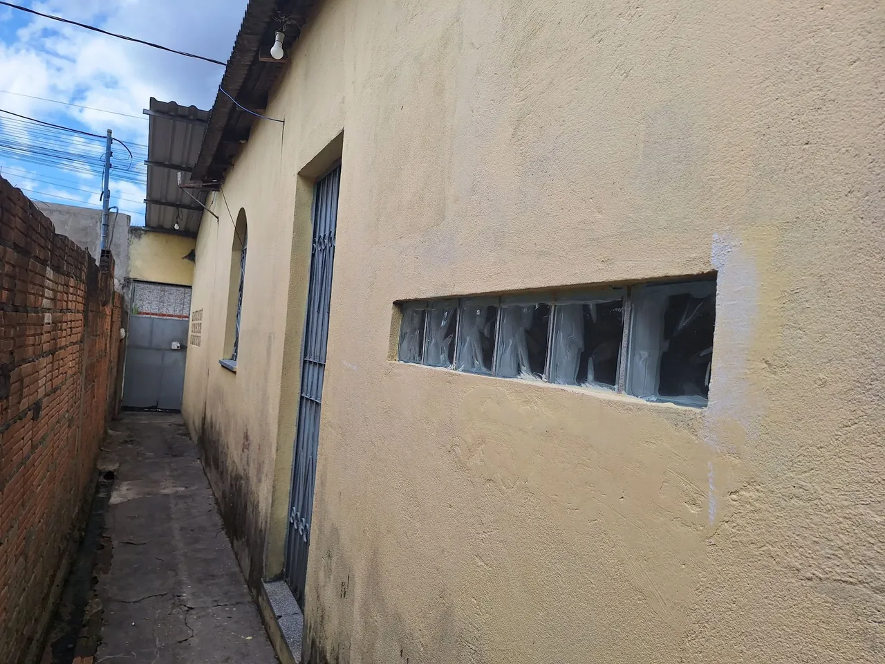 Vendo uma casa