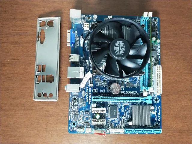 Placa-mãe 1155 Processador Core I3 3240 4gb 1333 Ram Cooler 