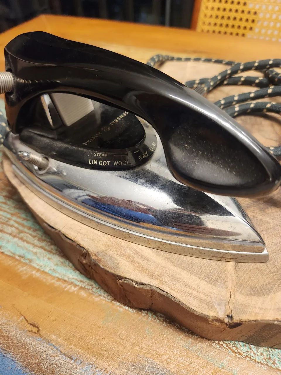 Ferro de passar roupa Vintage GE