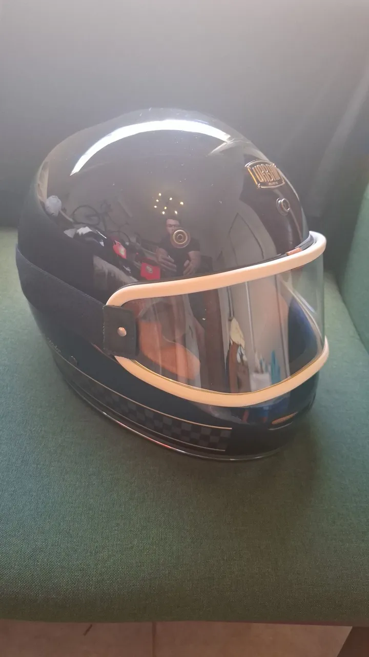 Capacetes Urban Helmets custons, novos, vários modelos, tam 60, aceito cartões!