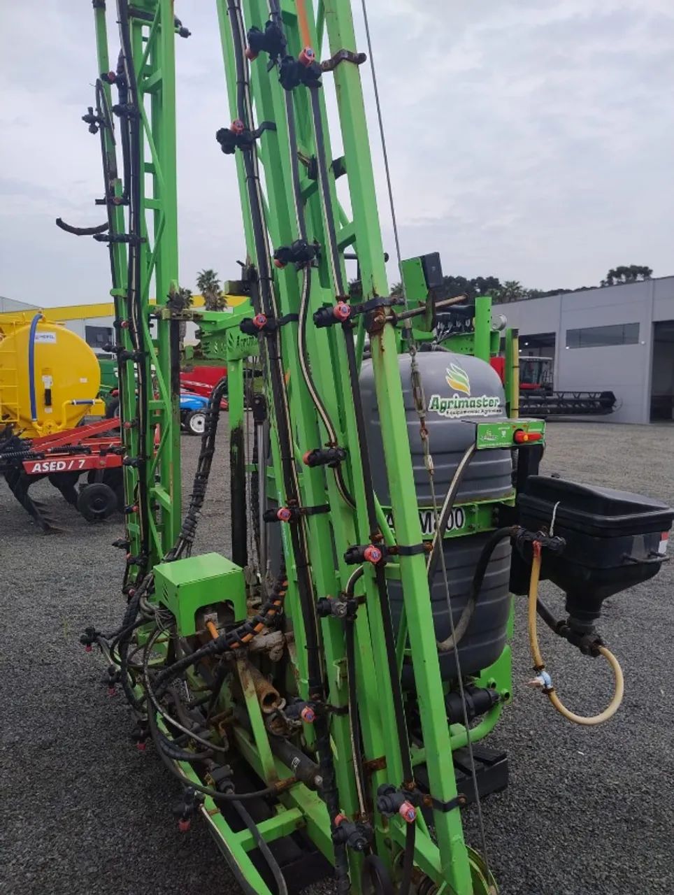 Pulverizador Agrimaster - AGM 800 20, 800 litros. Fabricação 2023 - Foto 4