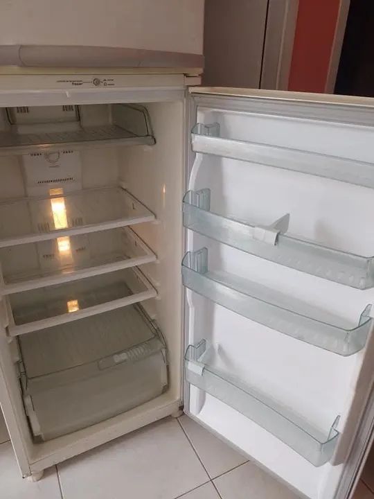 Geladeira Brastemp clean Frost Free 370 litros funcionando perfeitamente  - Foto 4