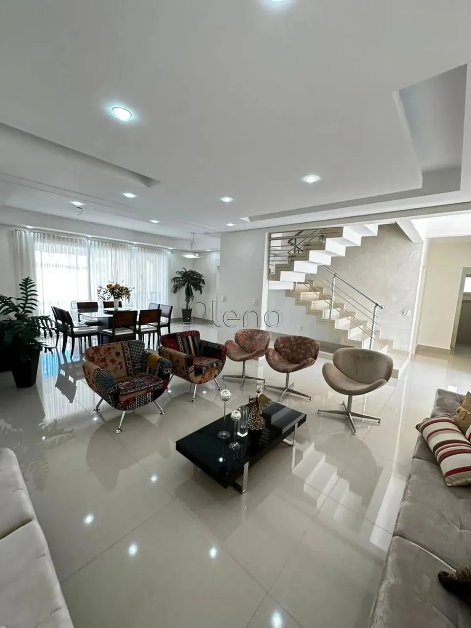 Sobrado à venda em Indaiatuba, Chácara Areal, com 5 suítes, com 386 m², Residencial Santa