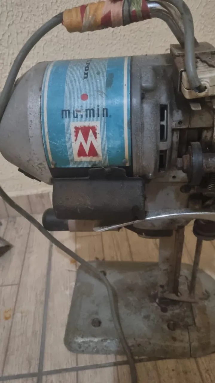 Máquina de corta tecido!