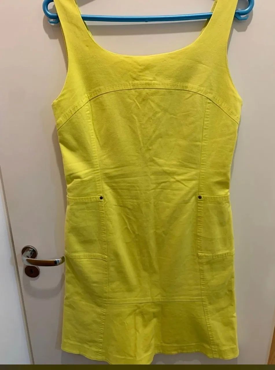 Vestido amarelo marca cori 