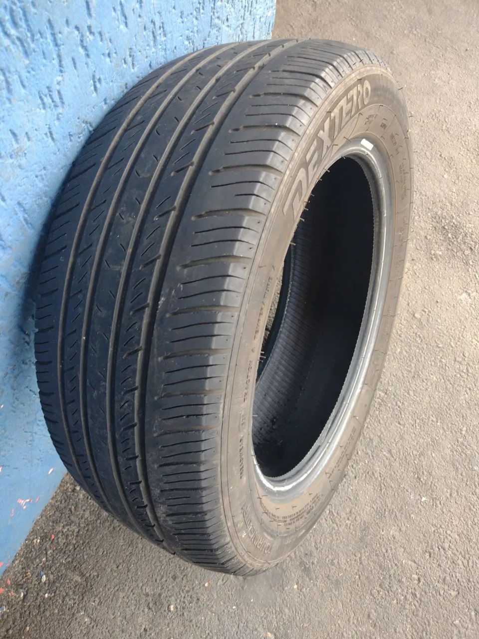Pneu Dextero Touring 195/60R15 - Ótimo estado