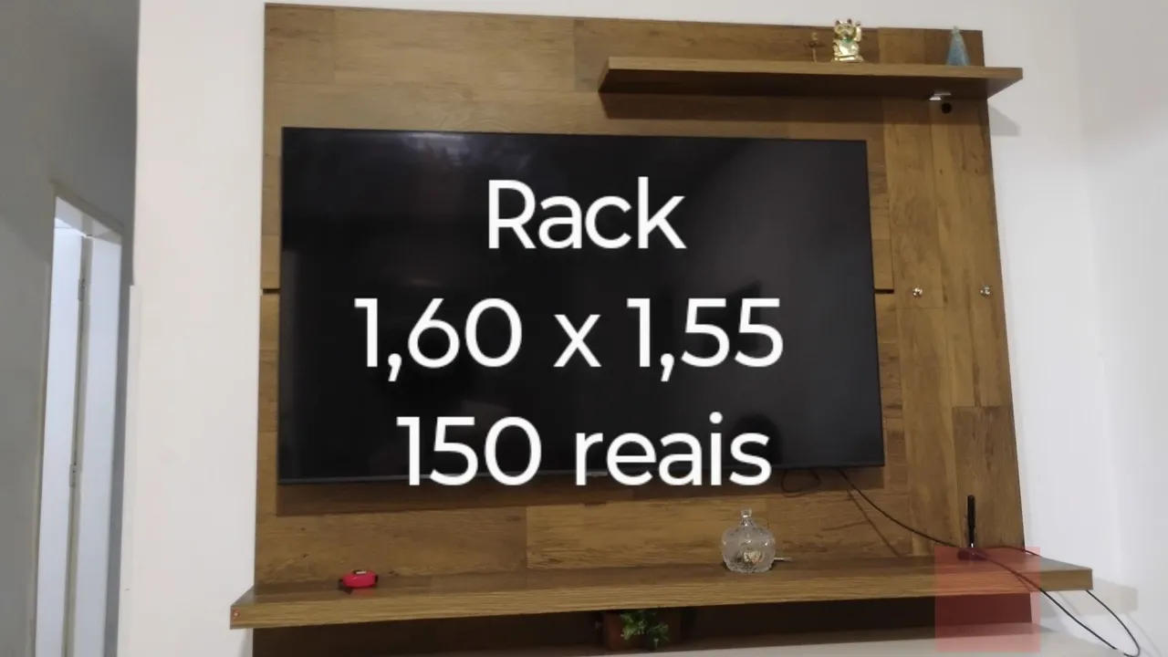 Rack de TV em Madeira - 1,60 x 1,55