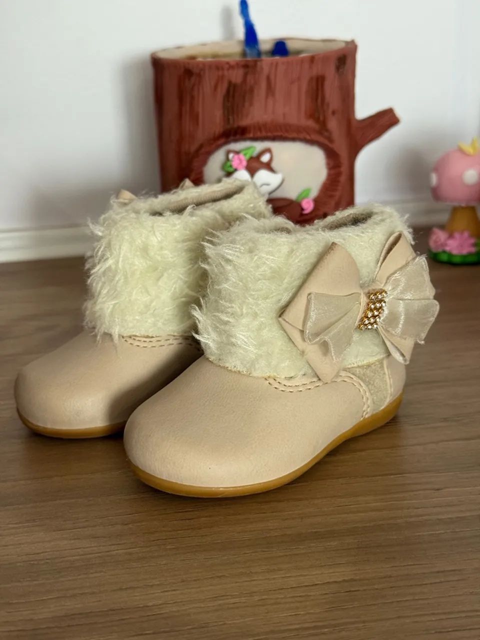 Botas de bebê - Tamanho P - Bege - Foto 2