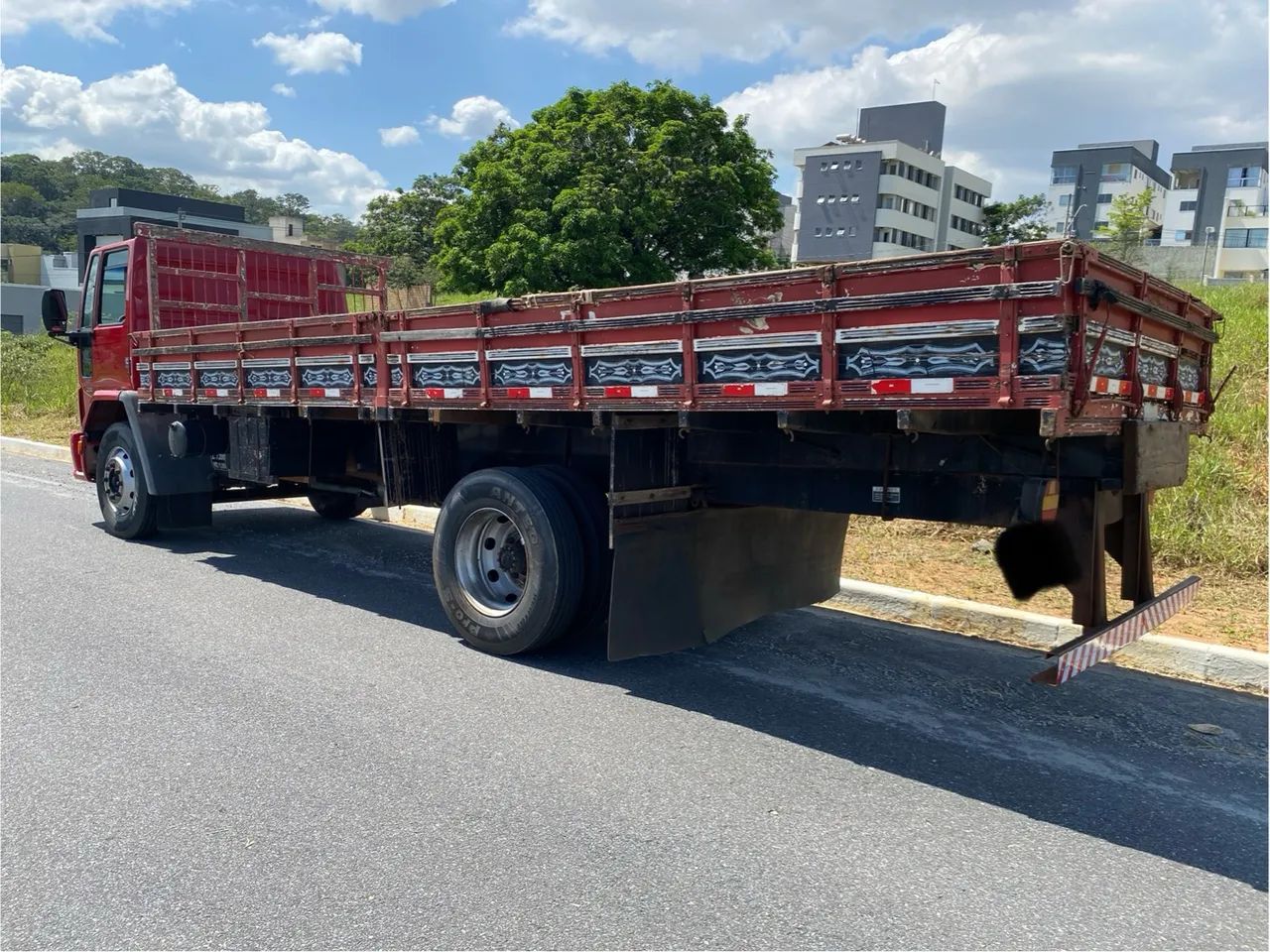 Ford Cargo 1317 e 2009 - Todo original, motor Cummins  - Foto 2