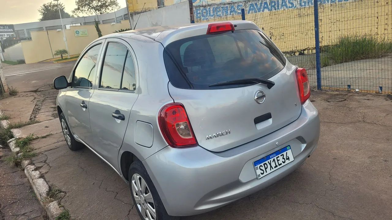 Nissan March - Foto 5