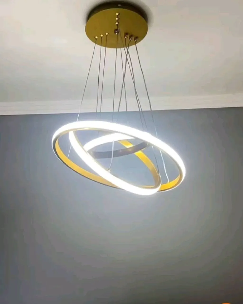 Lustre moderno de aro duplo