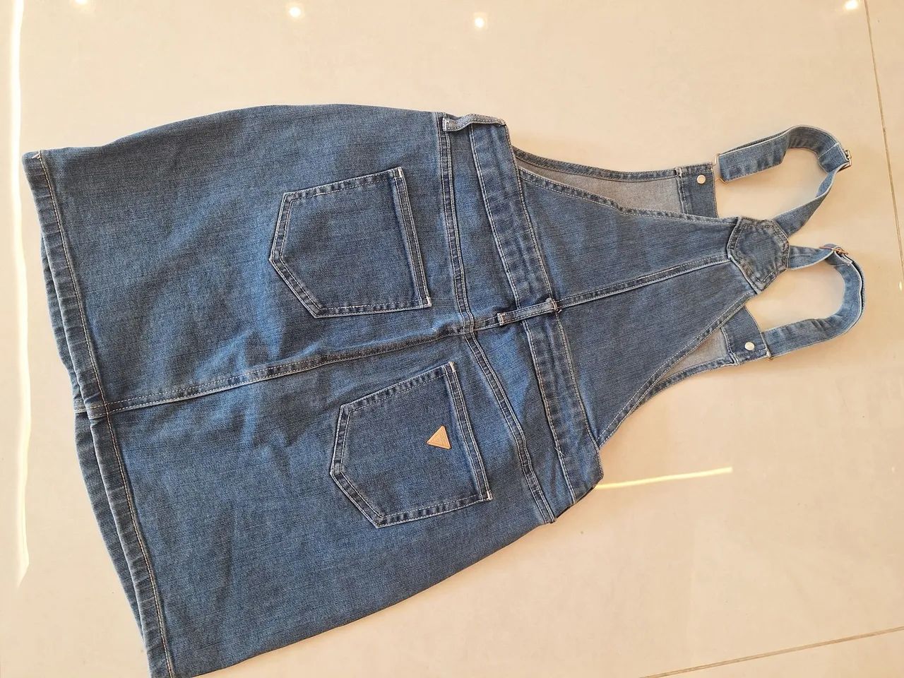  Jardineira Jeans Guess - Foto 3