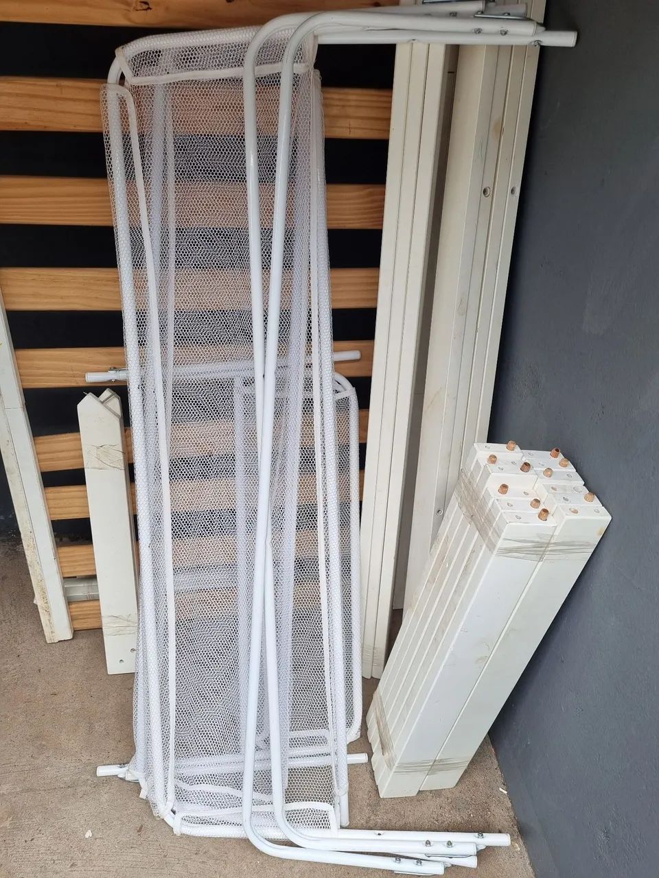 Cama infantil casinha +3 grades de proteção