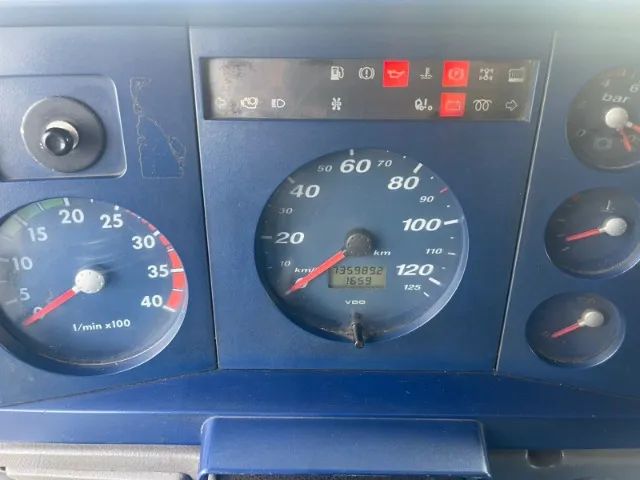 VW -17.210 WORKER TRUCK 6X2 BAÚ -ANO 2001 - Foto 12