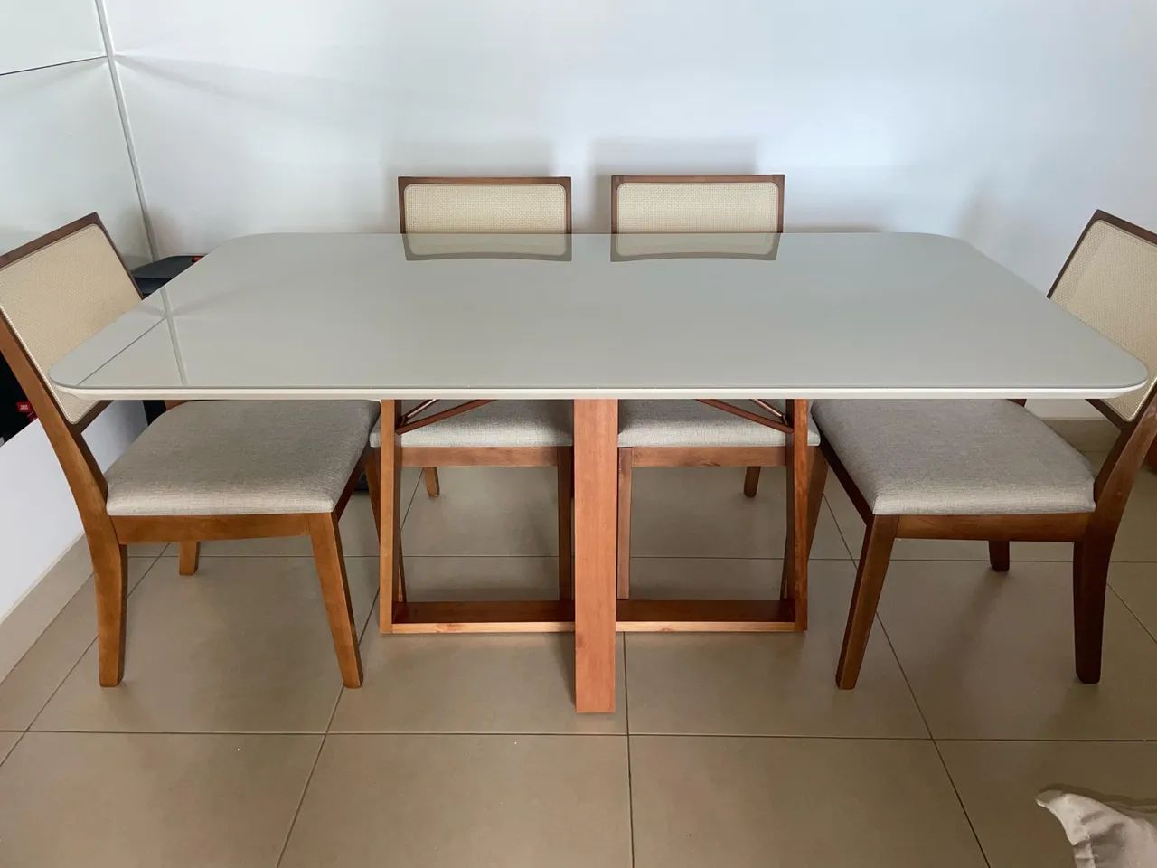 Mesa de Jantar com 6 Cadeiras de madeira  - Foto 2