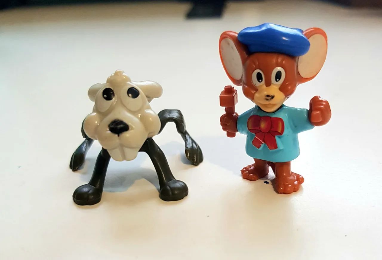 KINDER OVO - MINIATURAS JERRY CONSTRUTOR E COELHO ANTIGOS