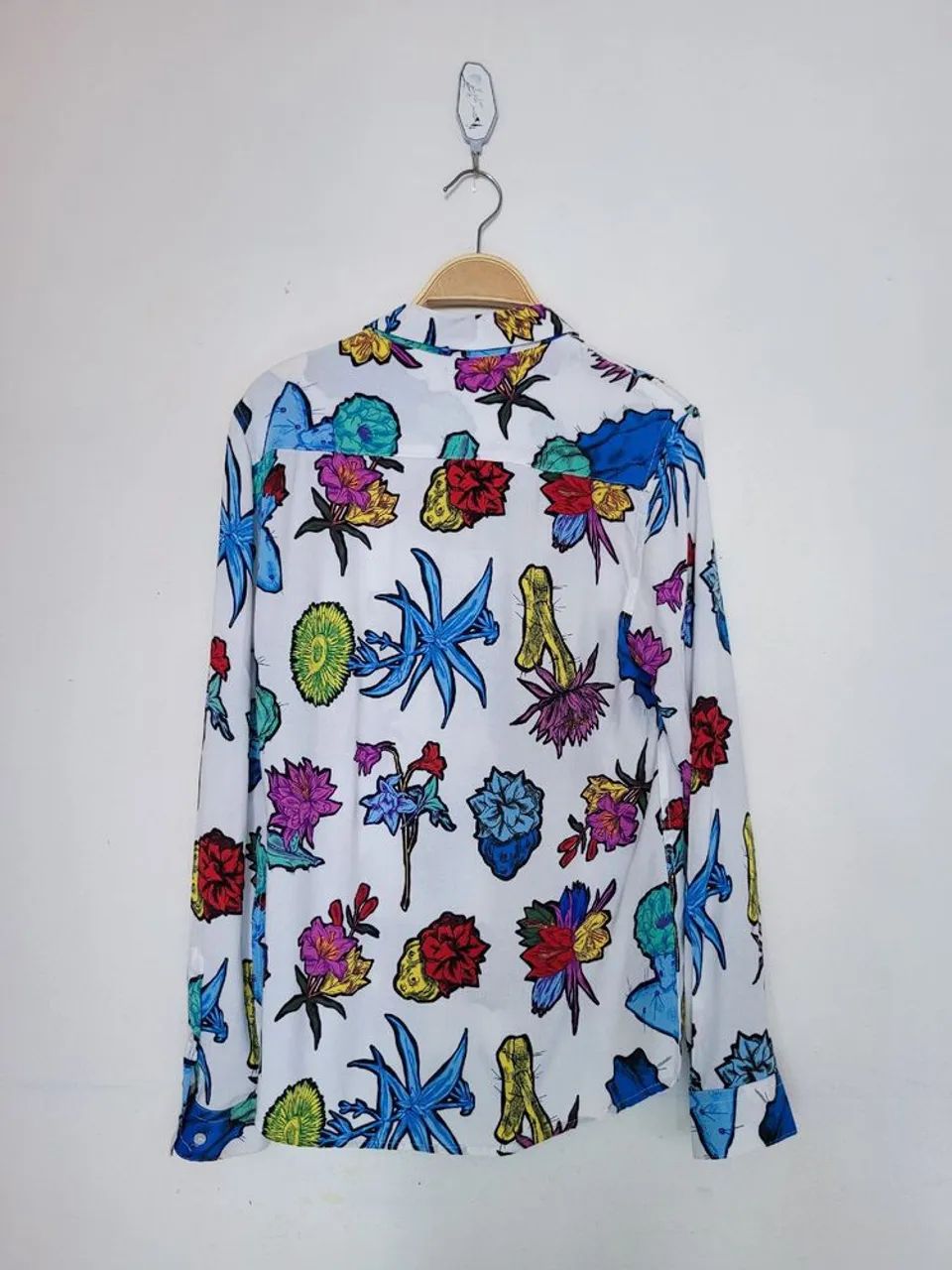 Camisa Floral Colorida Tam P - Foto 3
