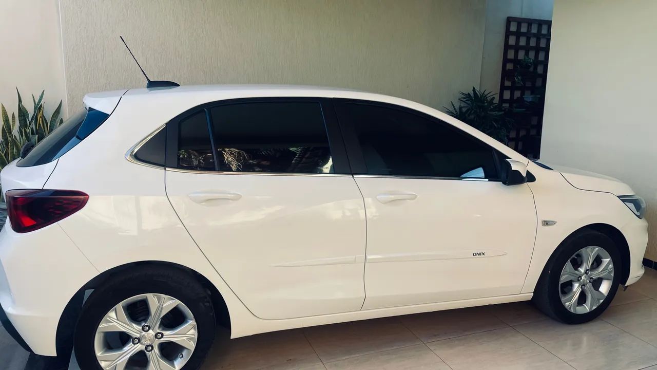 Vendo Ônix Premier 1.0 - Foto 4