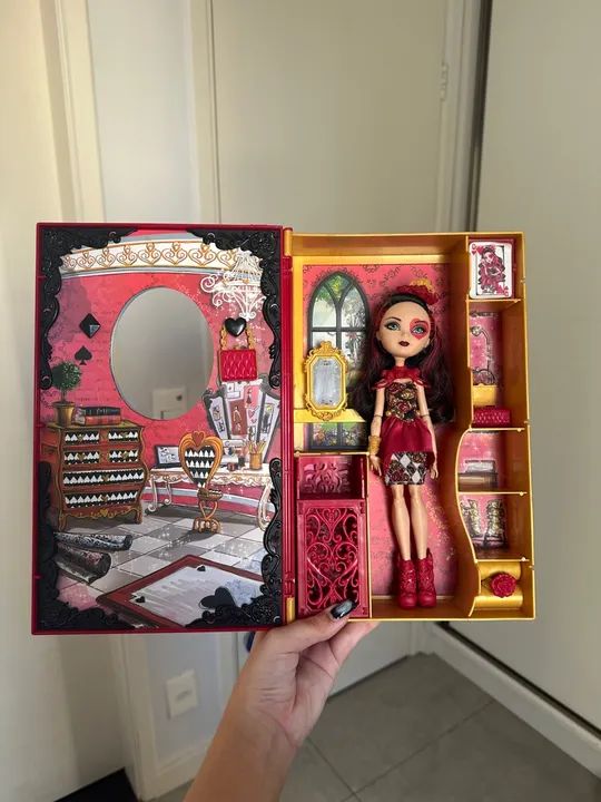 Boneca Ever After High - Lizzie 