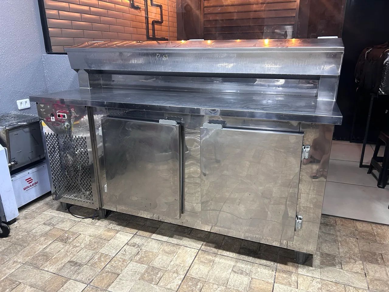  BALCAO FRILUX DE SERVICO CONDIMENTADOR 1.90 220V  - Foto 2