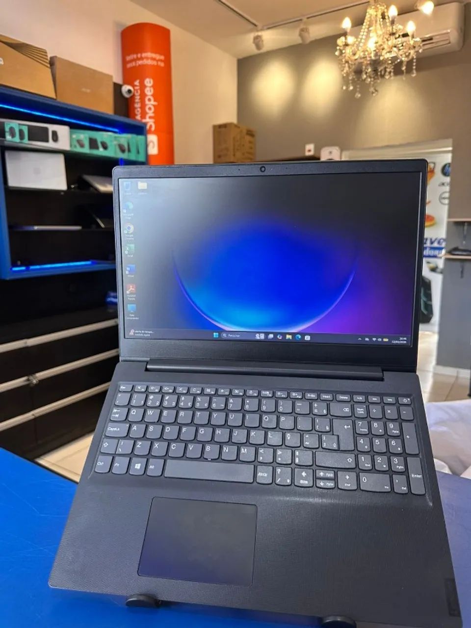 Notebook Lenovo + i3 de 10th + SSD de 240GB + 8GB memória ram