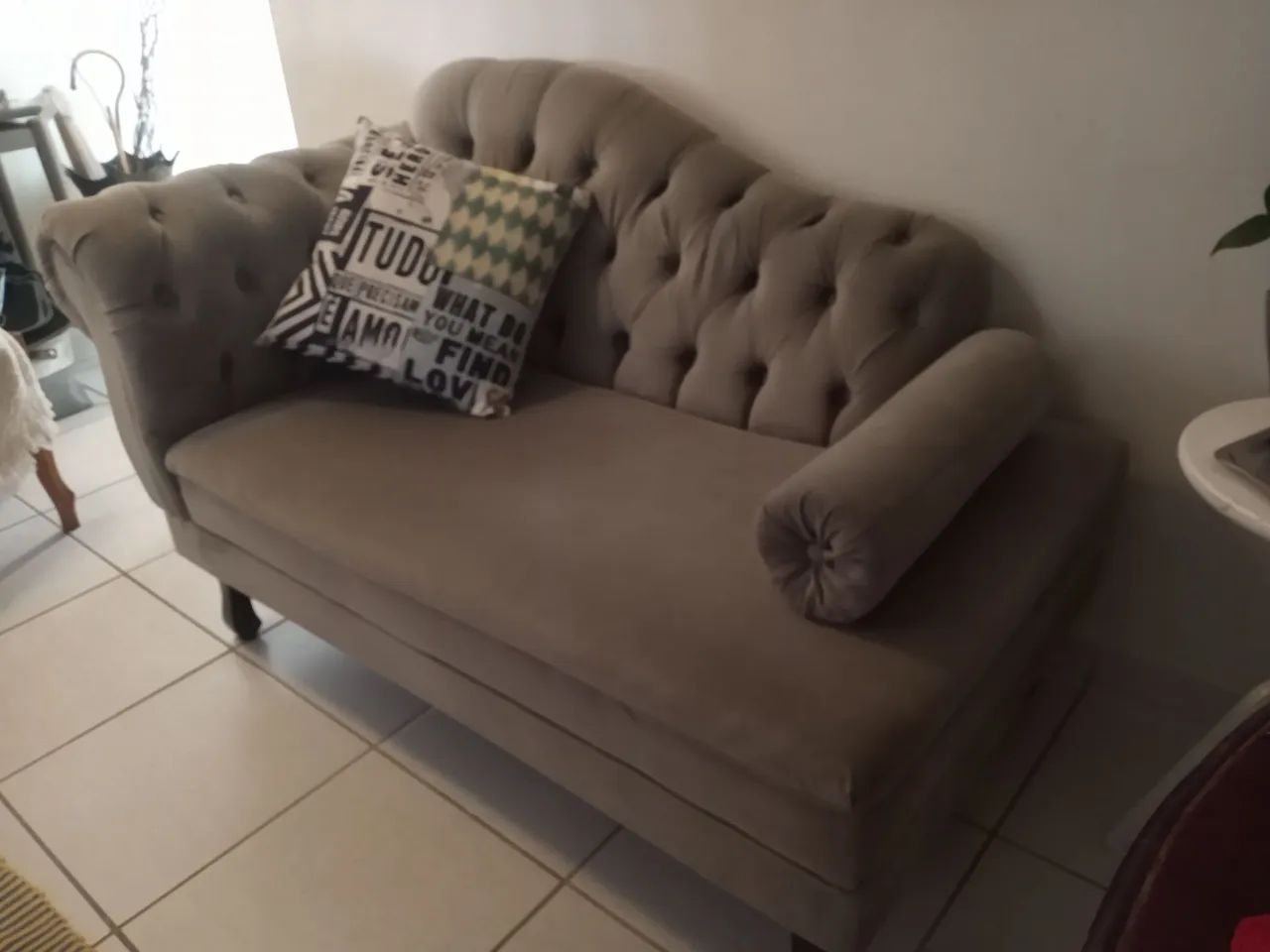 sofa chaise impecavel