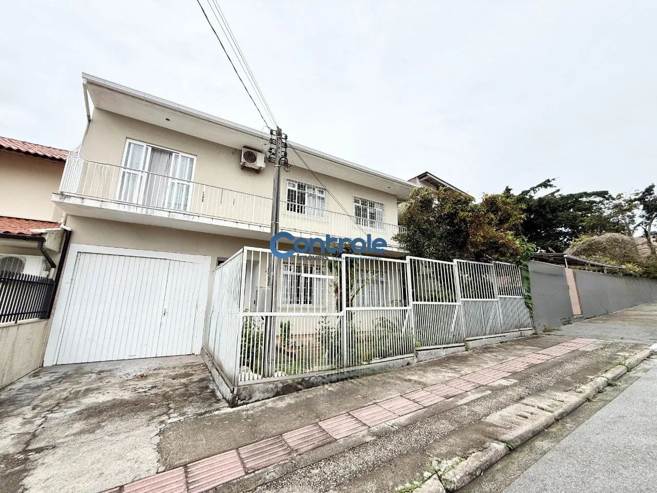 Casa com 05 dormitórios no Bela Vista, em São José/SC! - Foto 2