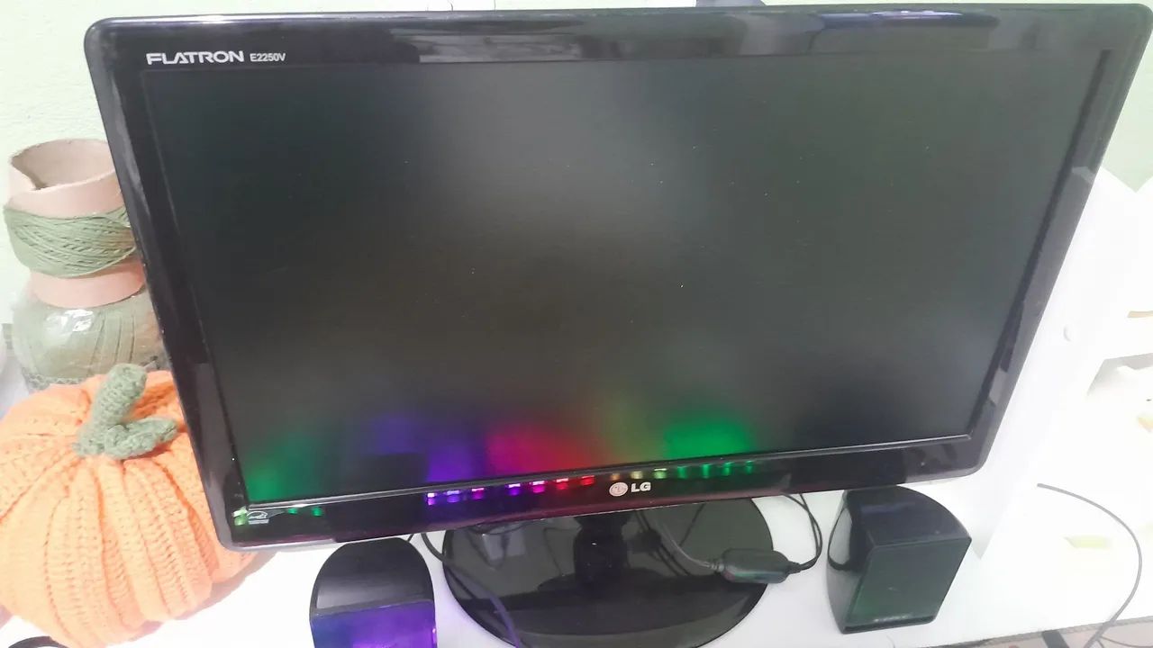 Monitor LG Flatron E2250V Full HD  - Foto 4