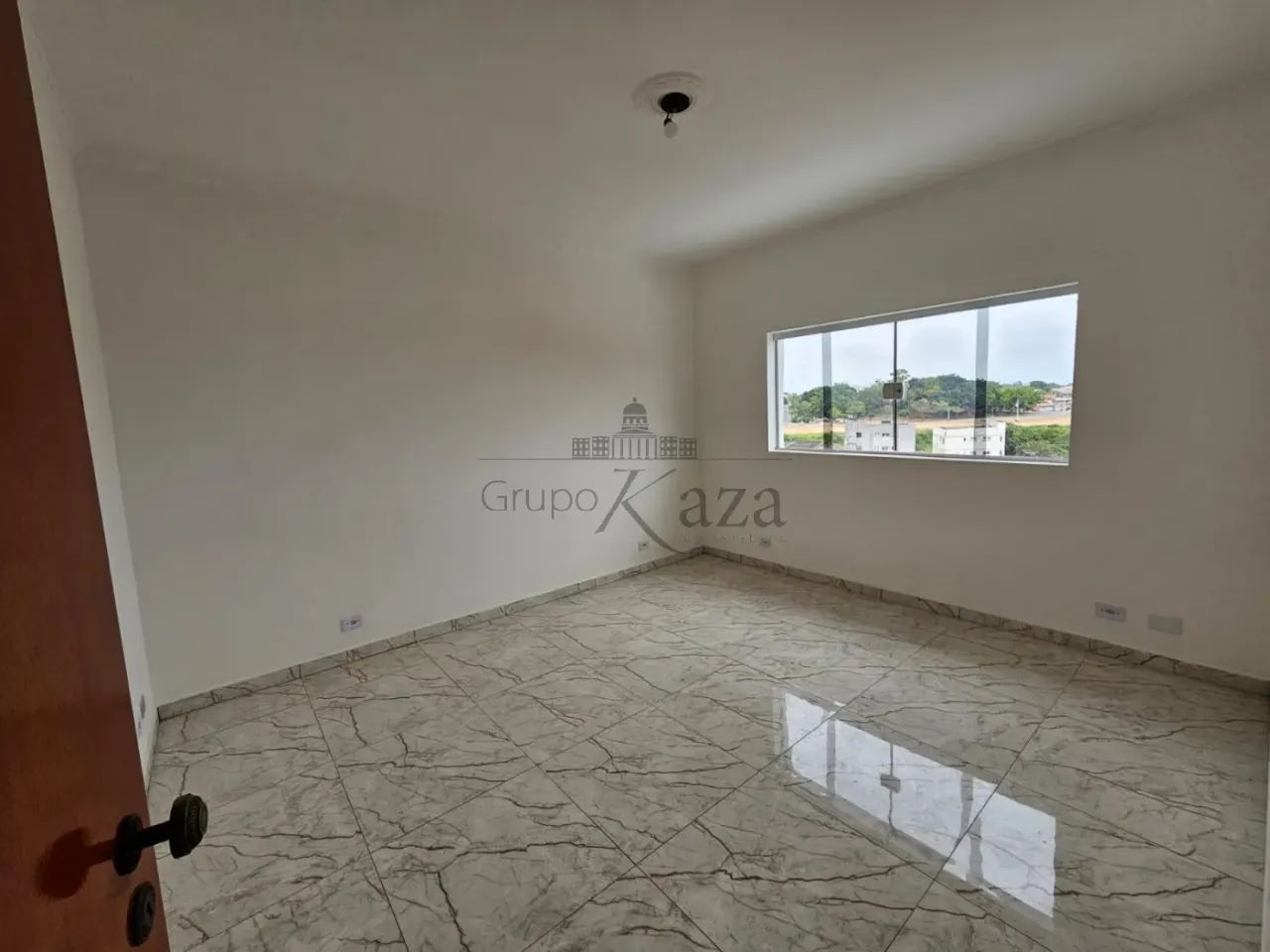 Sala Comercial Sobreloja - Bosque dos Eucaliptos - 30m².