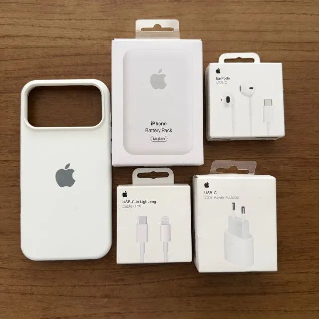 iPhone 17 Pro Max acompanhado de diversos acessórios - Foto 2