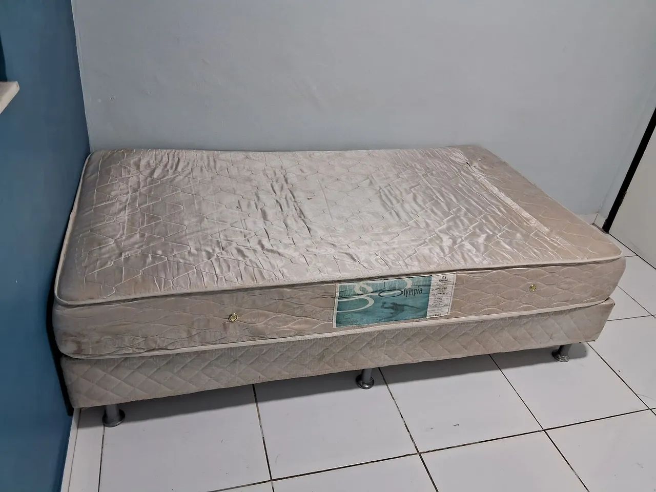 Cama Box Solteirão Usada em Bom Estado-R$-450