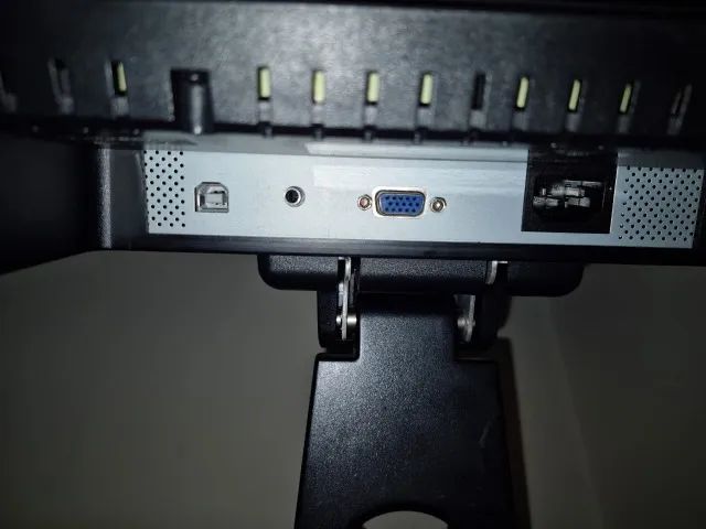 Monitor Touchscreen Bematech 15' (Caixa de vendas; Comercio) - Foto 4