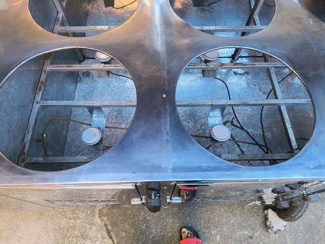 Carrinho de Banho-Maria em Inox 6 Cubas para Comida Quente<br>Ou, se não coub - Foto 5