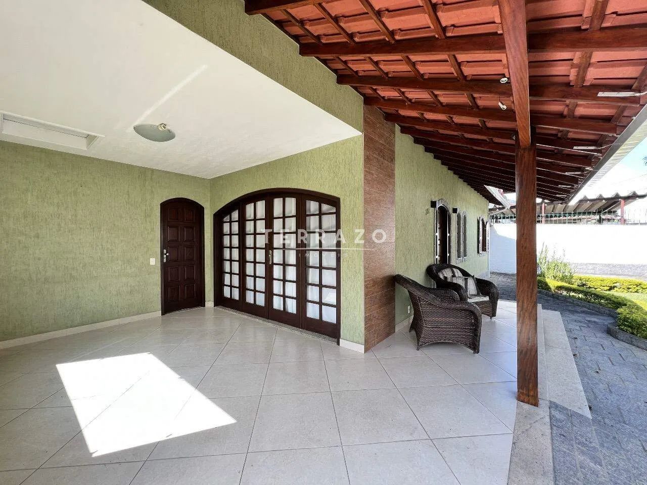 EXCELENTE CASA COM 4 QUARTOS NO PANORAMA - TERESÓPOLIS/RJ - cod 3426 - Foto 3