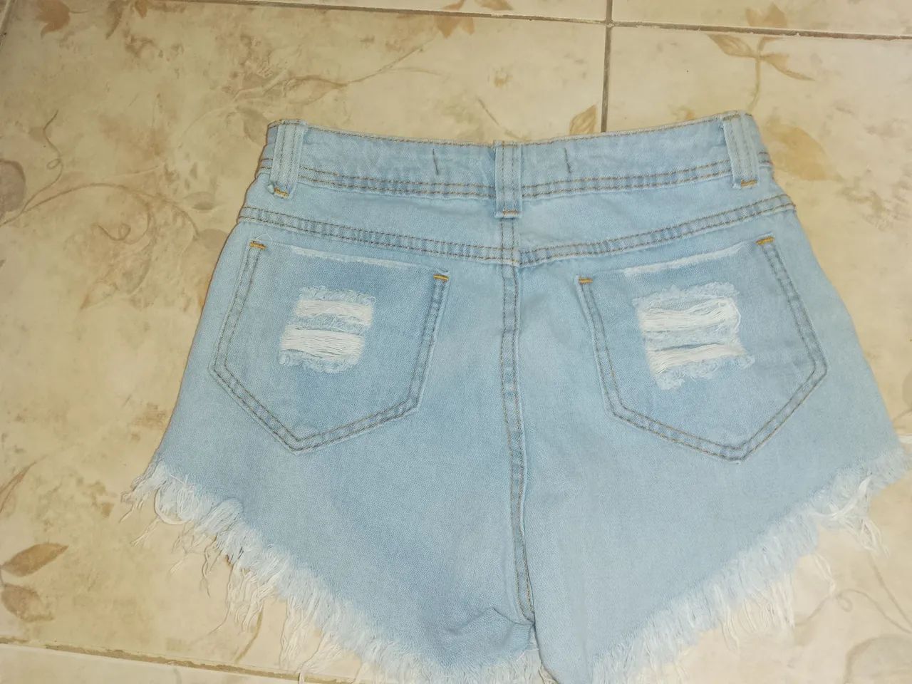 SHORT NUNCA USADO TAMANHO 34 - Foto 2