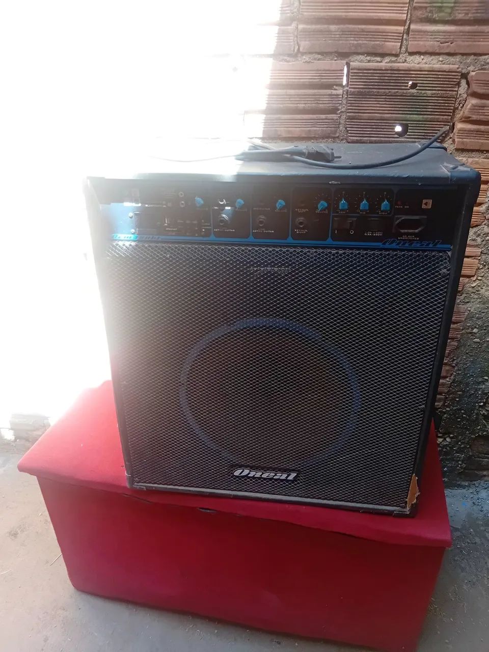 Caixa oneal amplificada 