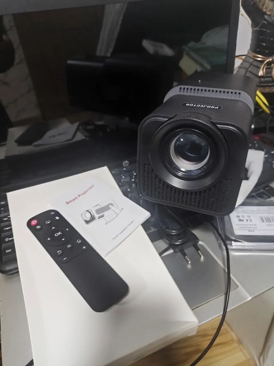 Projetor e Tela Retrátil  - Foto 2
