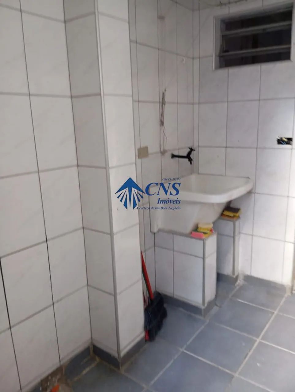 Ótimo sobrado com 03 dormitórios em Taboão da Serra - SP. - Foto 2