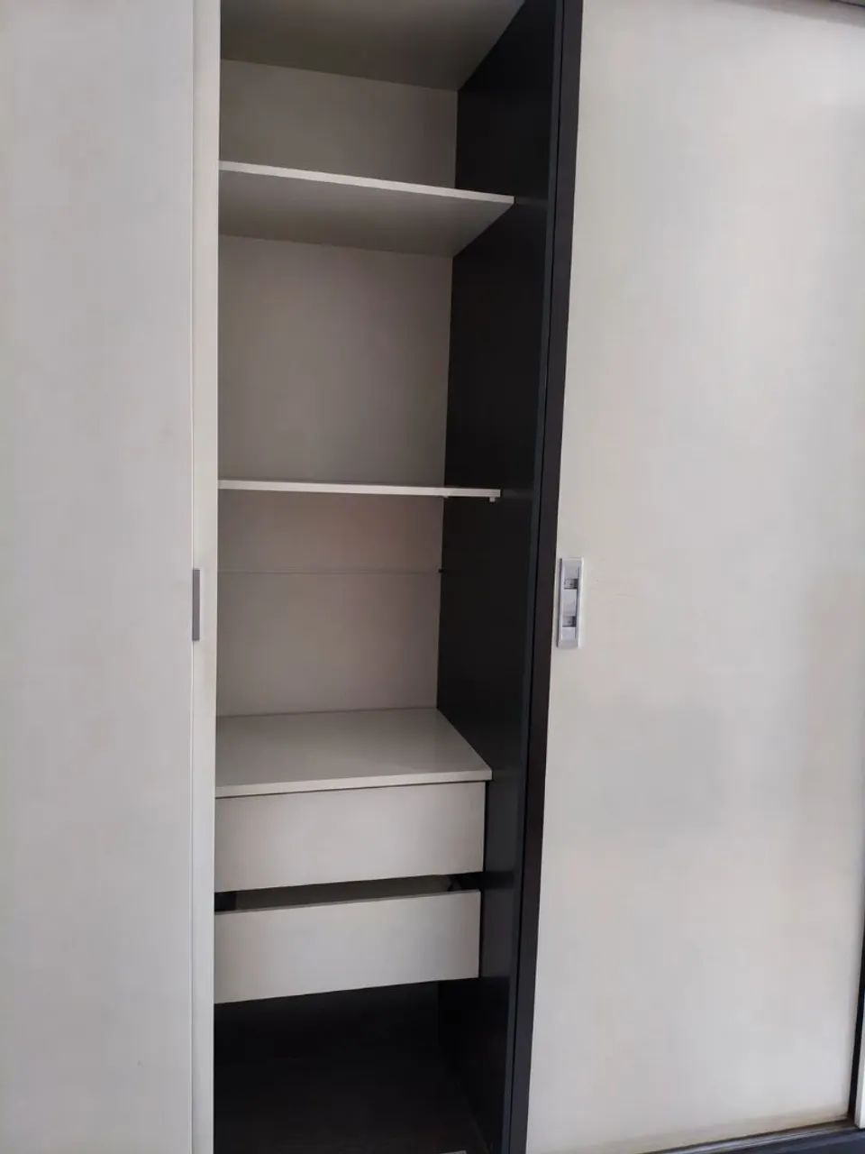 Guarda roupa de 2 portas de correr - Foto 3