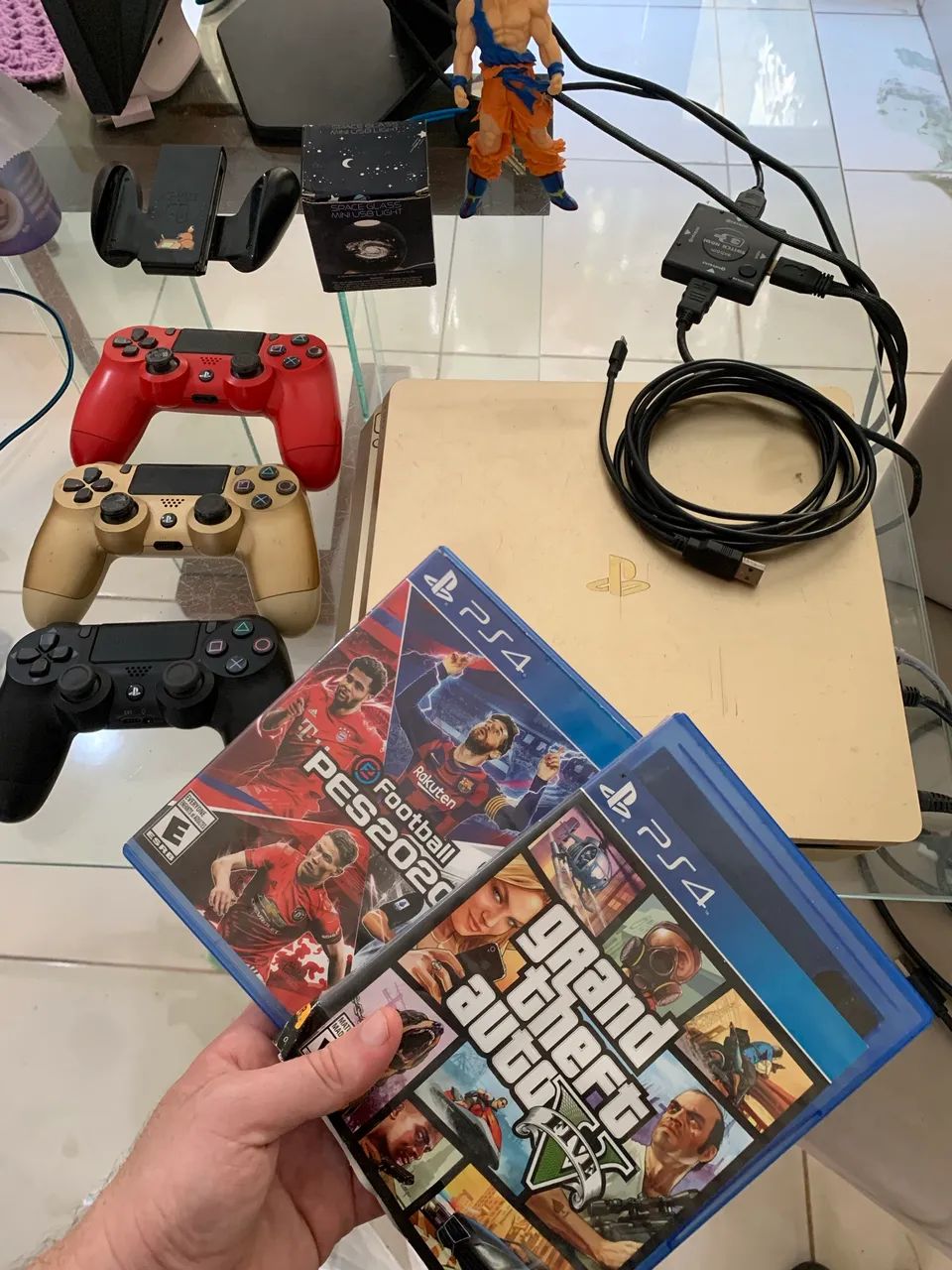 PS4 GOLD 1TB - Foto 2