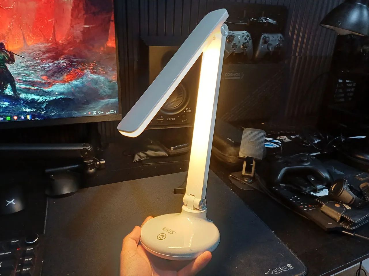 Luminária / Abajur / Luz portátil recarregável com 3 tons de luz ASUS