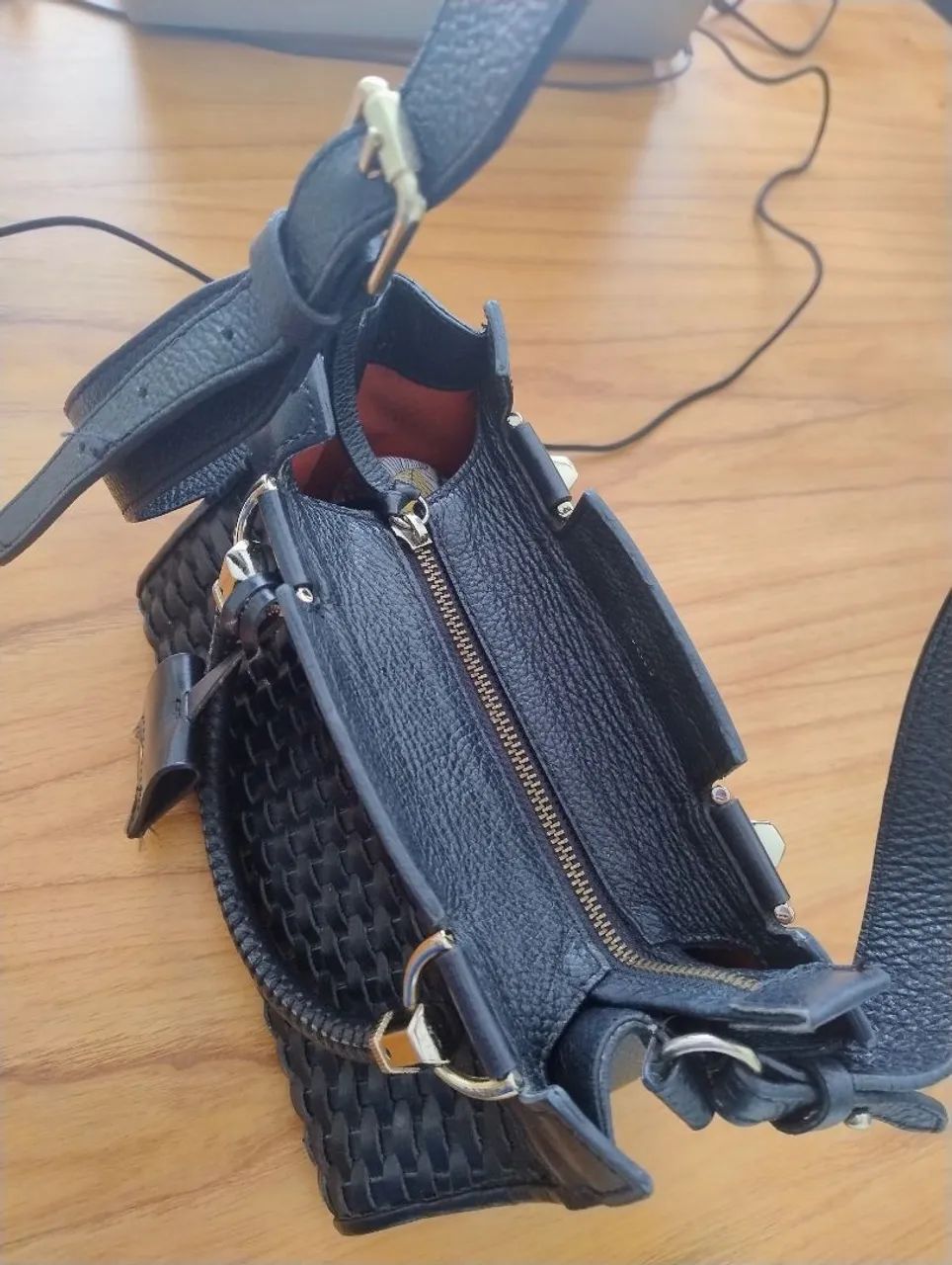 Bolsa de Couro usada, bem conservada  - Foto 4